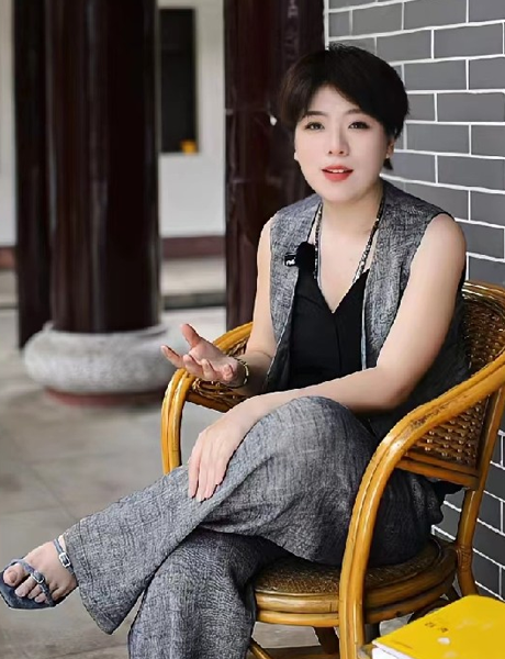 华熠智库专家照片模板.png