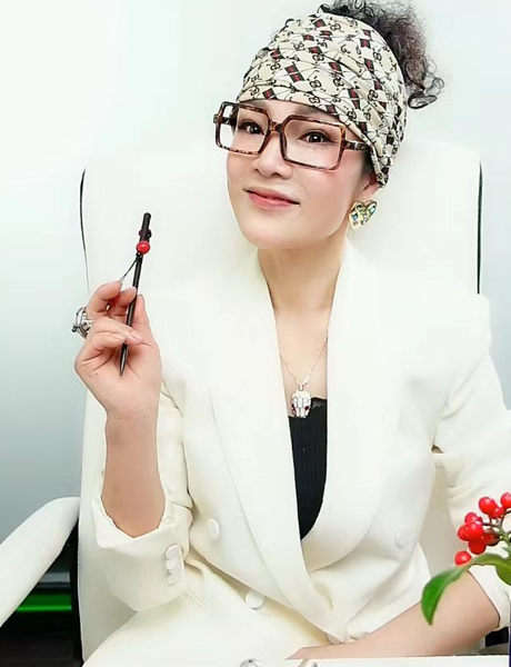 华熠智库专家照片模板.png