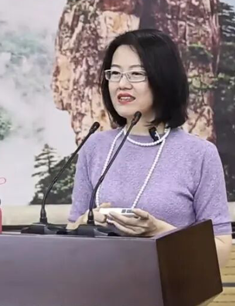 华熠智库专家照片模板.png