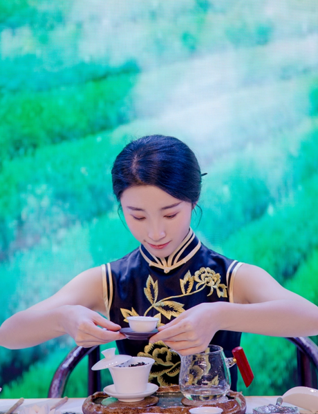 华熠智库专家照片模板.png