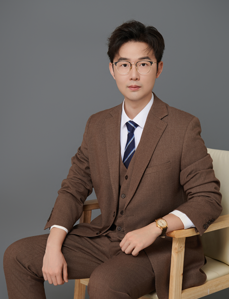 华熠智库专家照片模板.png